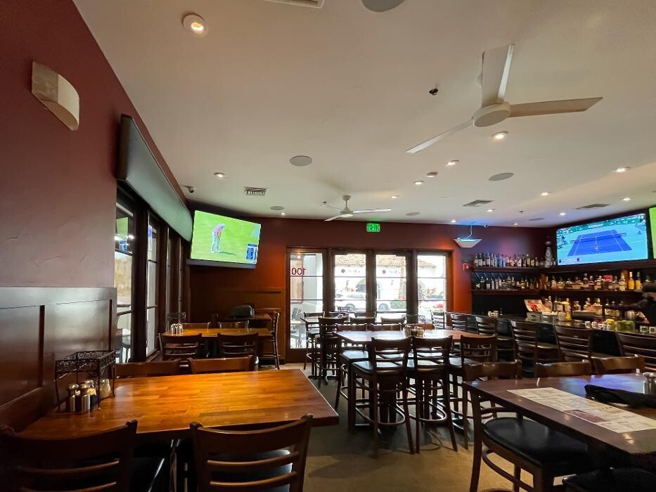 Images Stuft Pizza Bar & Grill