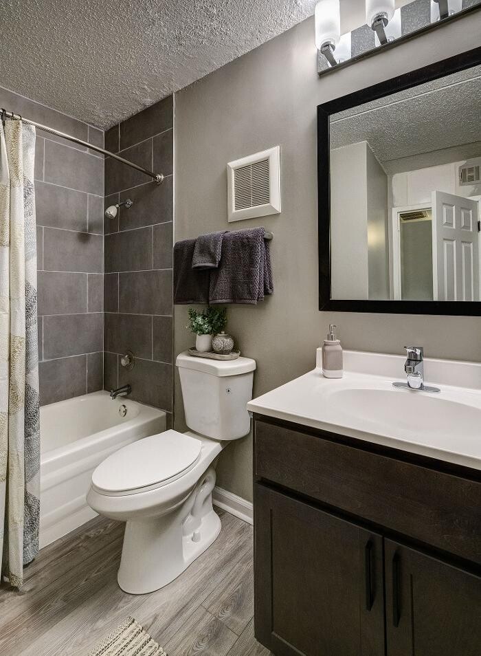 Images Foxboro Apartments