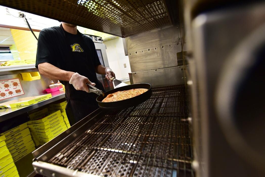 Images Hungry Howie's Pizza