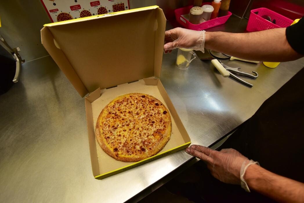 Images Hungry Howie's Pizza