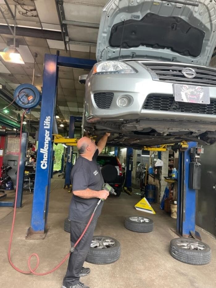 Images Pat's Brake Service Inc. & Lynn's Garage