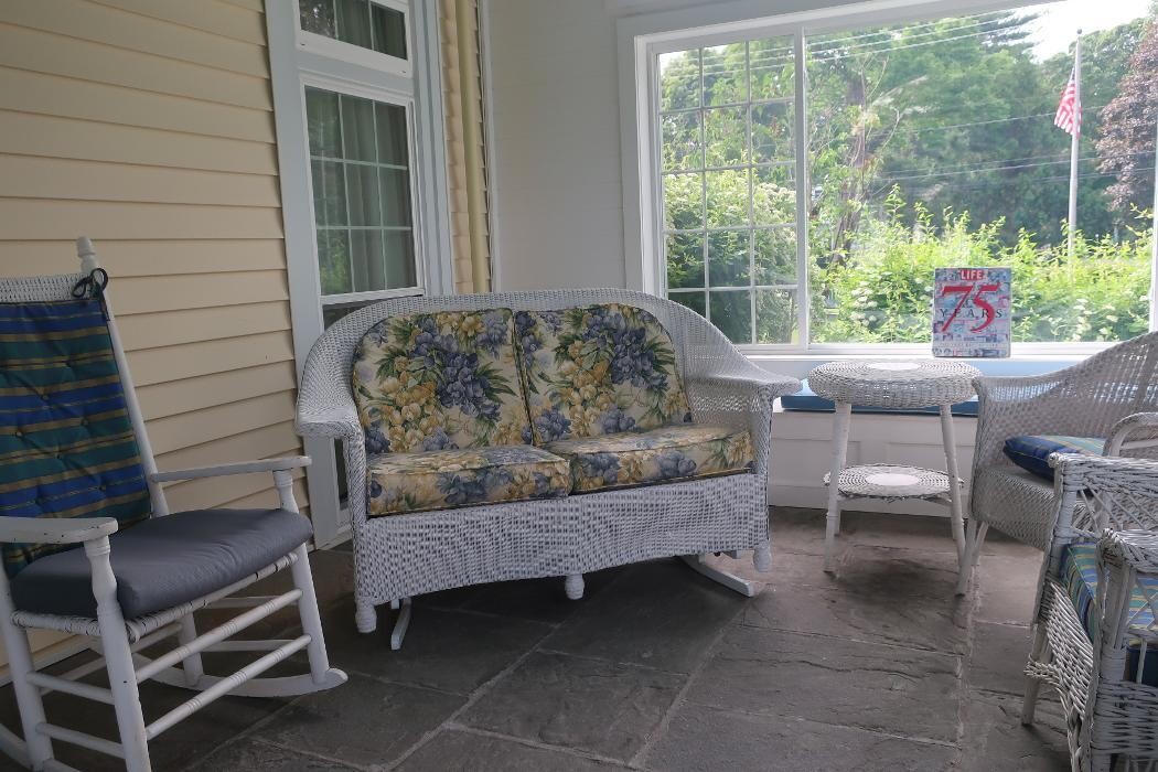 Images Pond Home