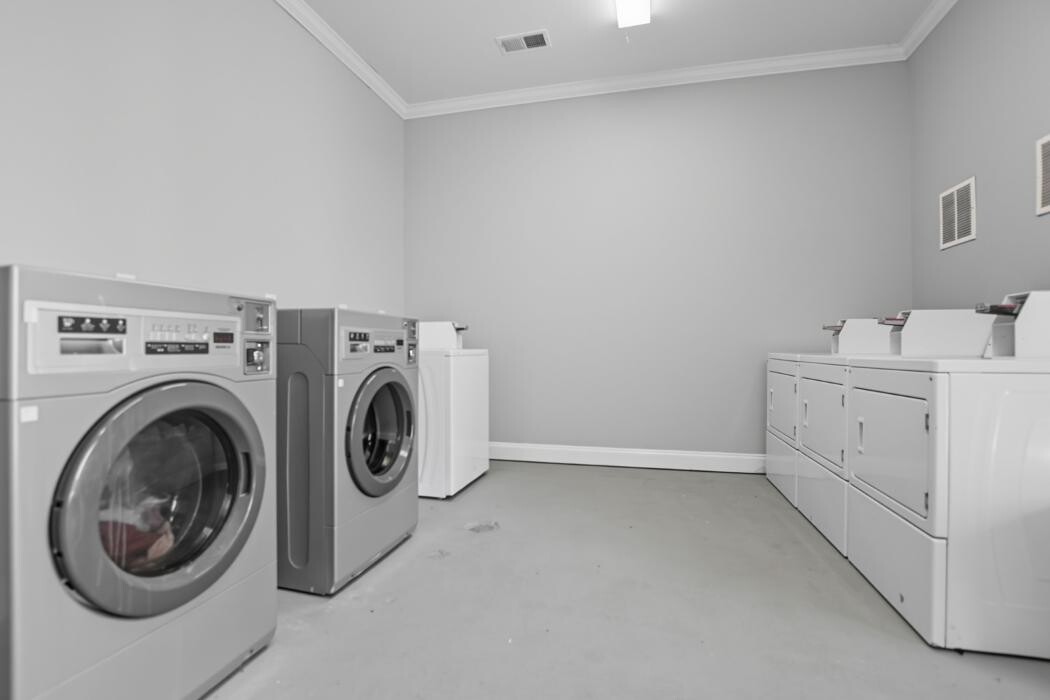 Images Summer Tree Apartments