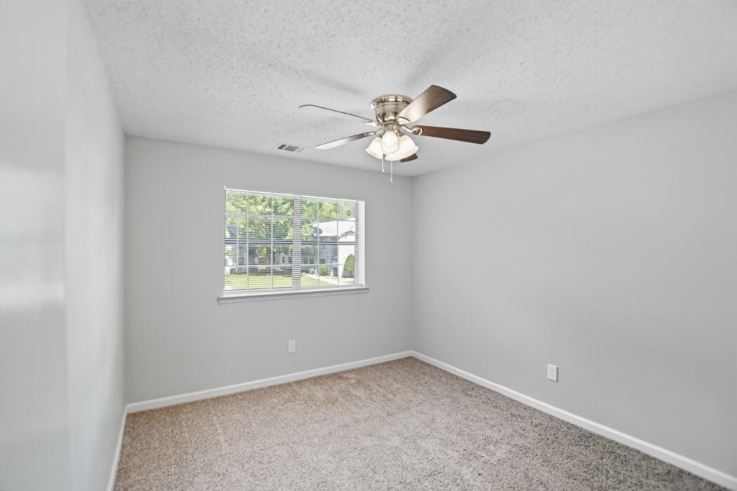 Images Summer Tree Apartments