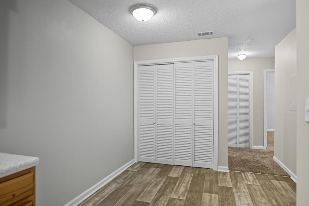 Images Summer Tree Apartments