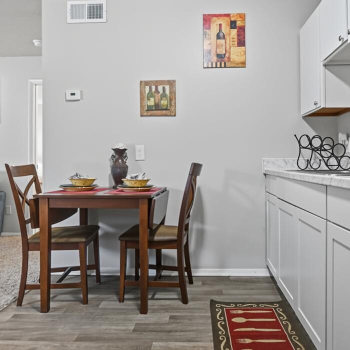 Images Summer Tree Apartments