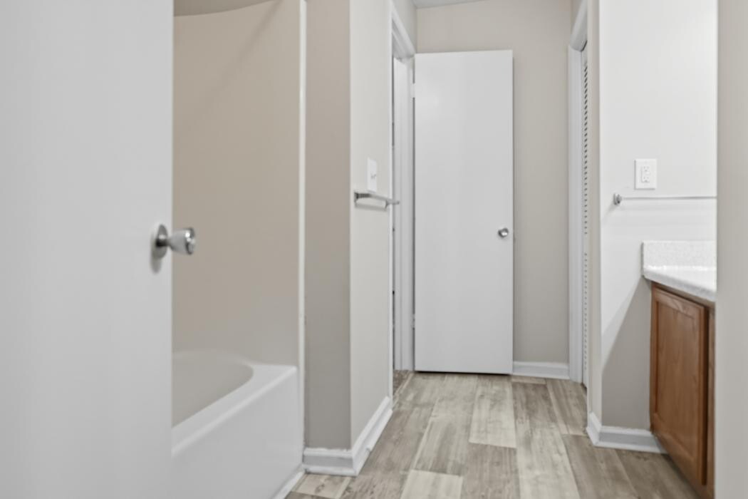 Images Summer Tree Apartments