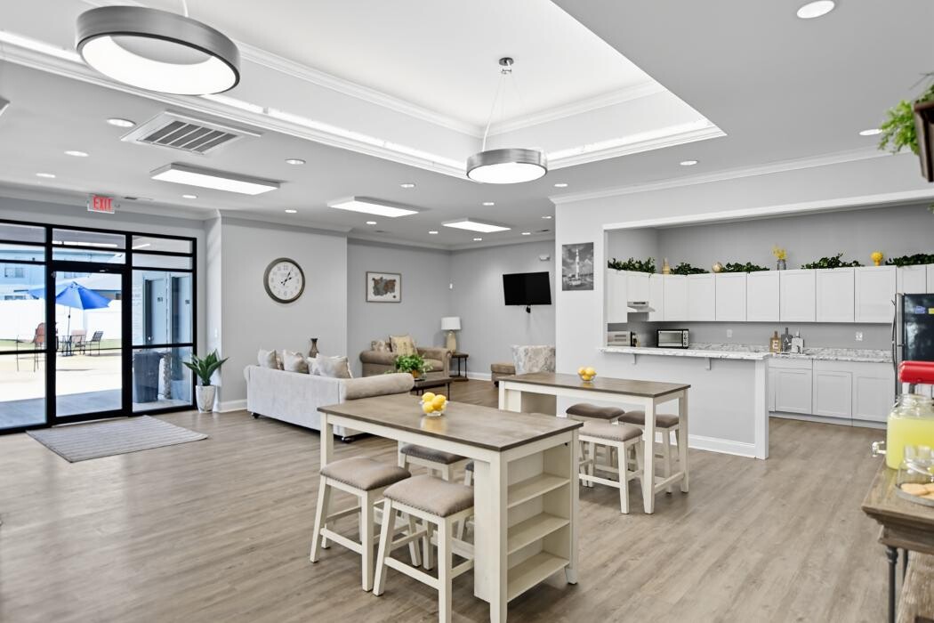 Images Summer Tree Apartments