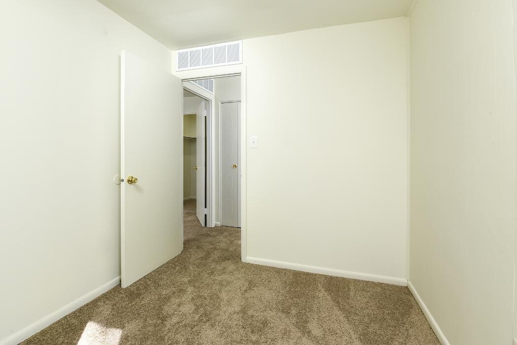 Images Governor Mifflin Apartments