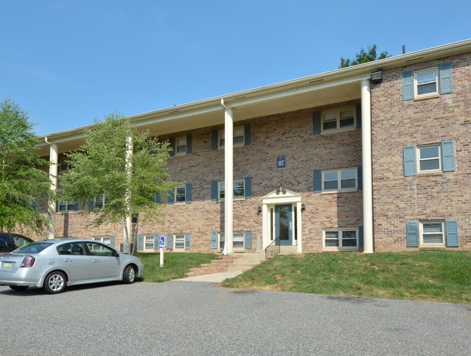 Images Governor Mifflin Apartments