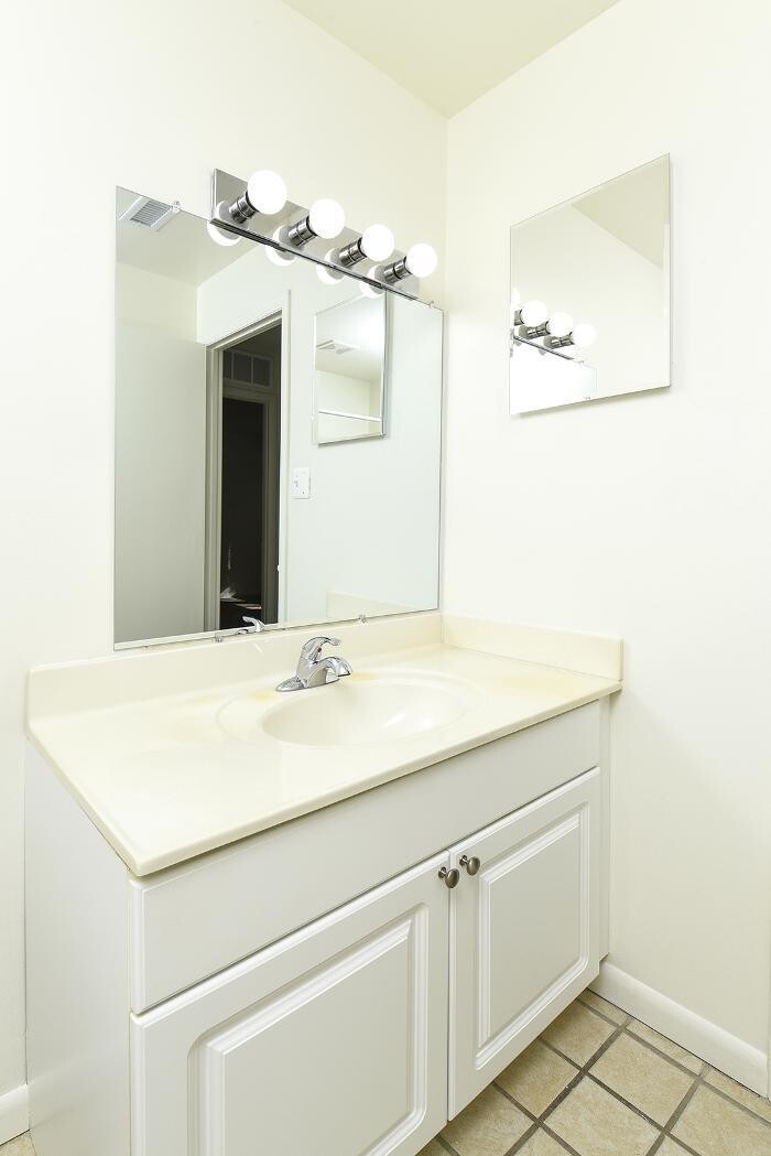 Images Governor Mifflin Apartments