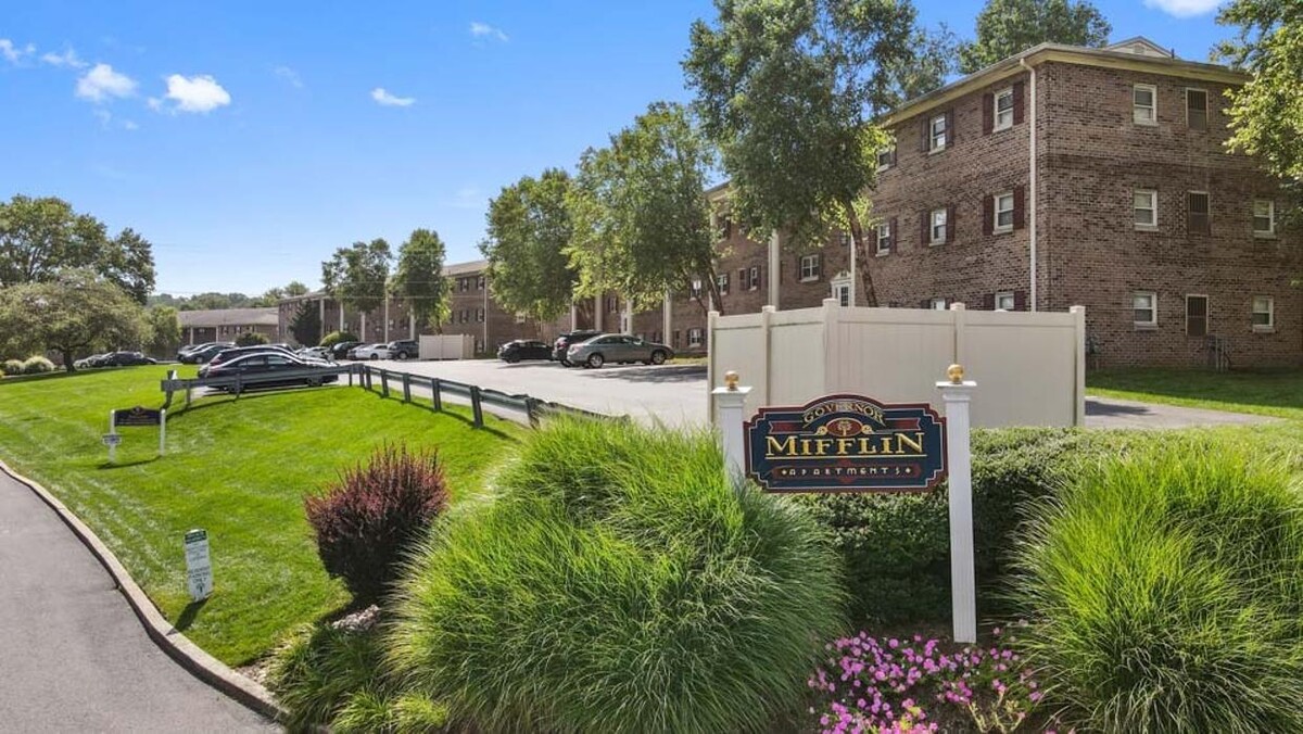 Images Governor Mifflin Apartments