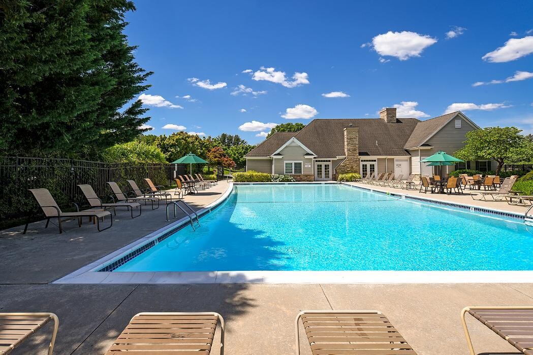 Images Governor Mifflin Apartments