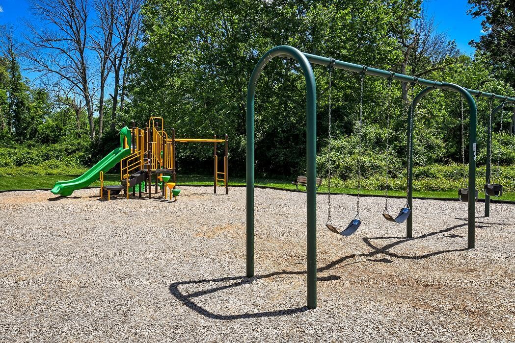 Images Governor Mifflin Apartments