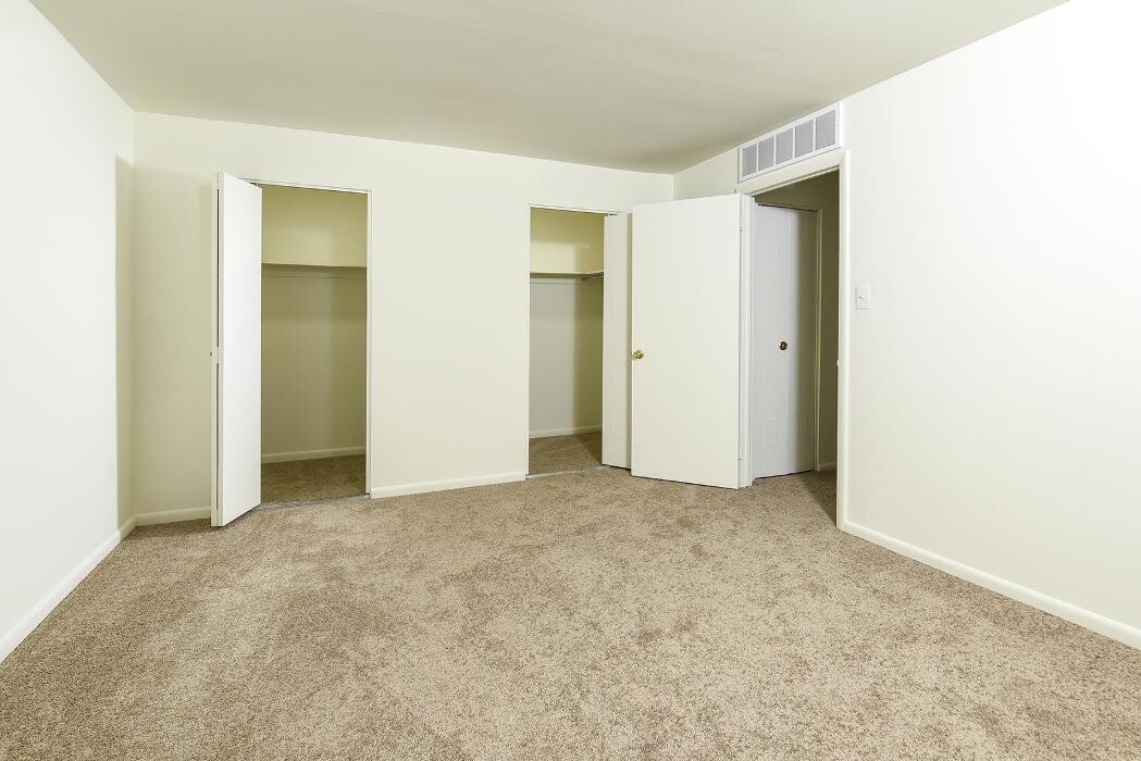 Images Governor Mifflin Apartments