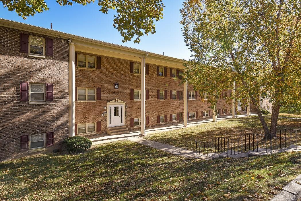 Images Governor Mifflin Apartments