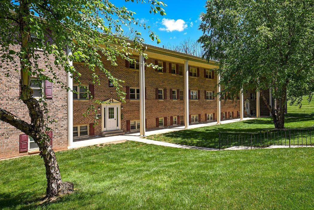 Images Governor Mifflin Apartments