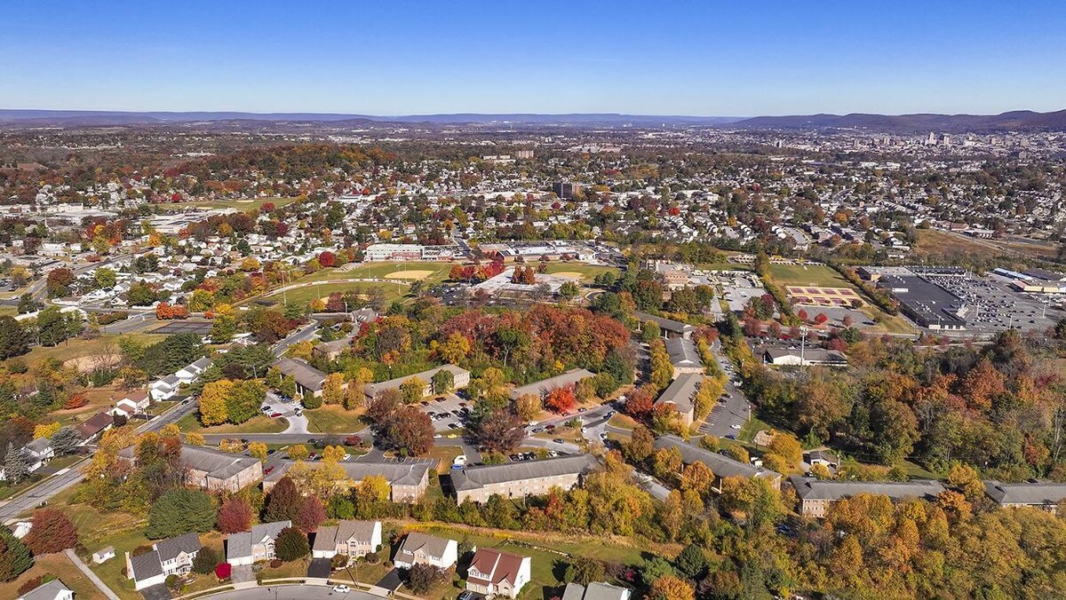 Images Governor Mifflin Apartments