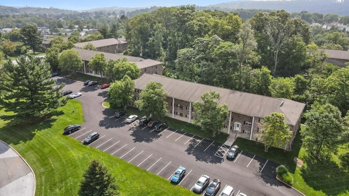 Images Governor Mifflin Apartments