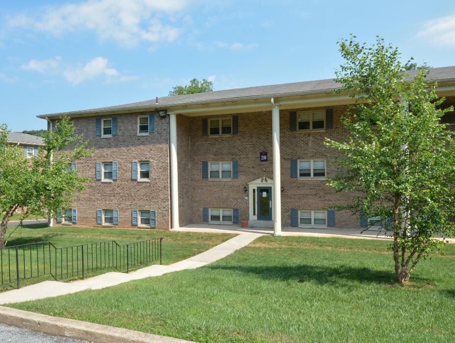 Images Governor Mifflin Apartments