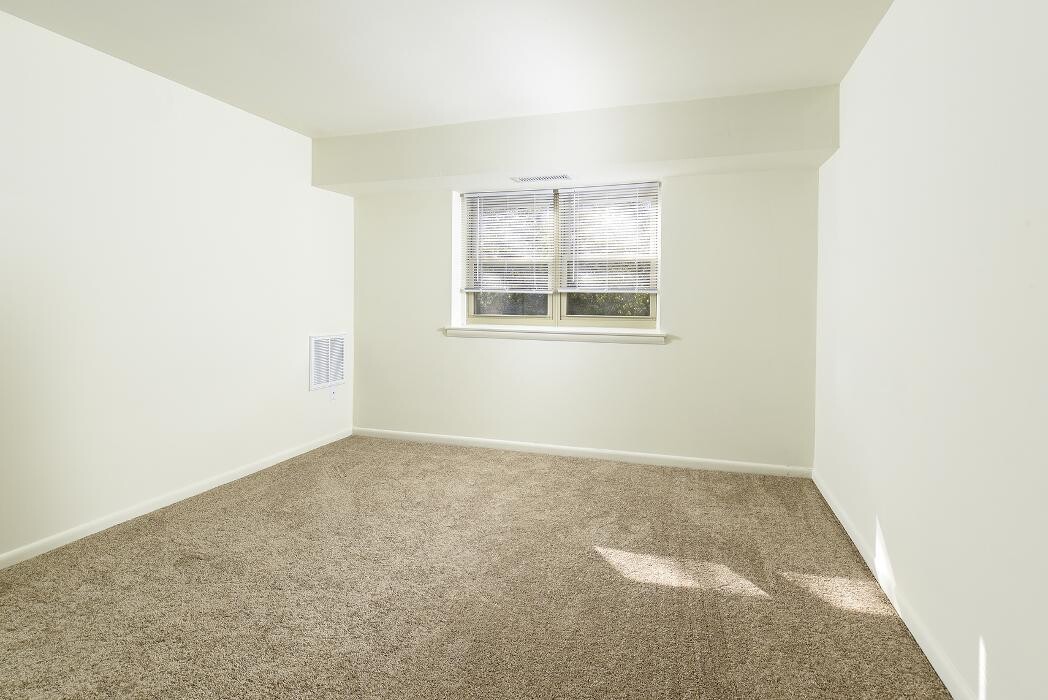 Images Governor Mifflin Apartments