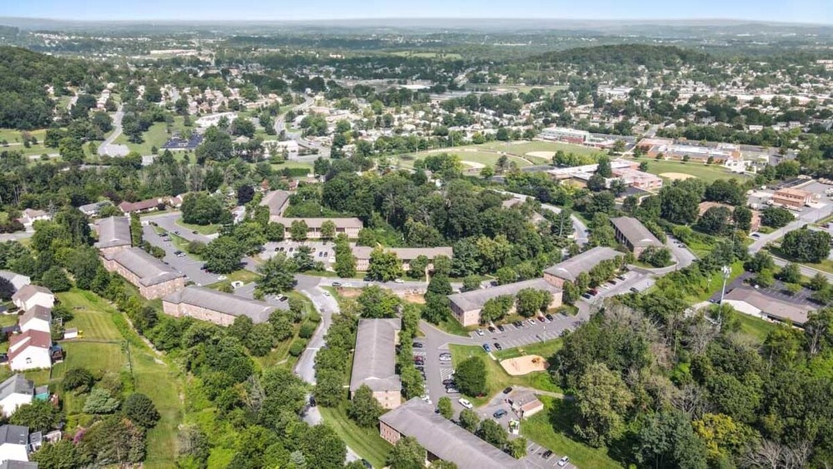 Images Governor Mifflin Apartments