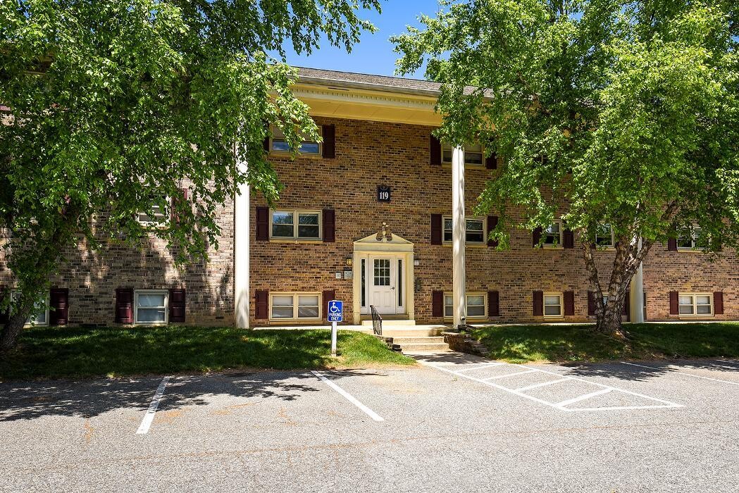 Images Governor Mifflin Apartments