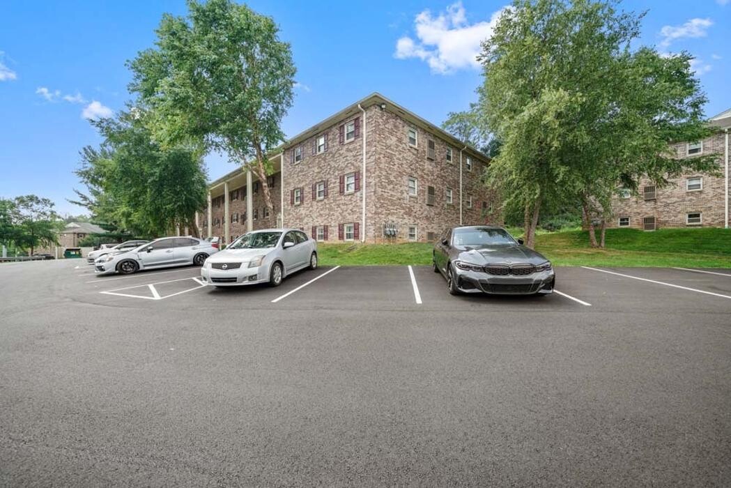 Images Governor Mifflin Apartments