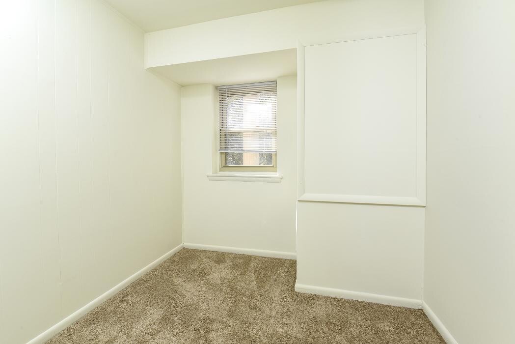 Images Governor Mifflin Apartments