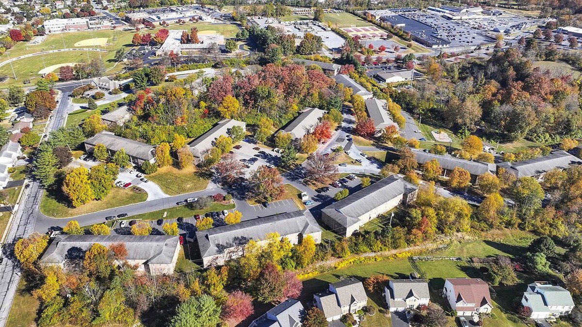 Images Governor Mifflin Apartments