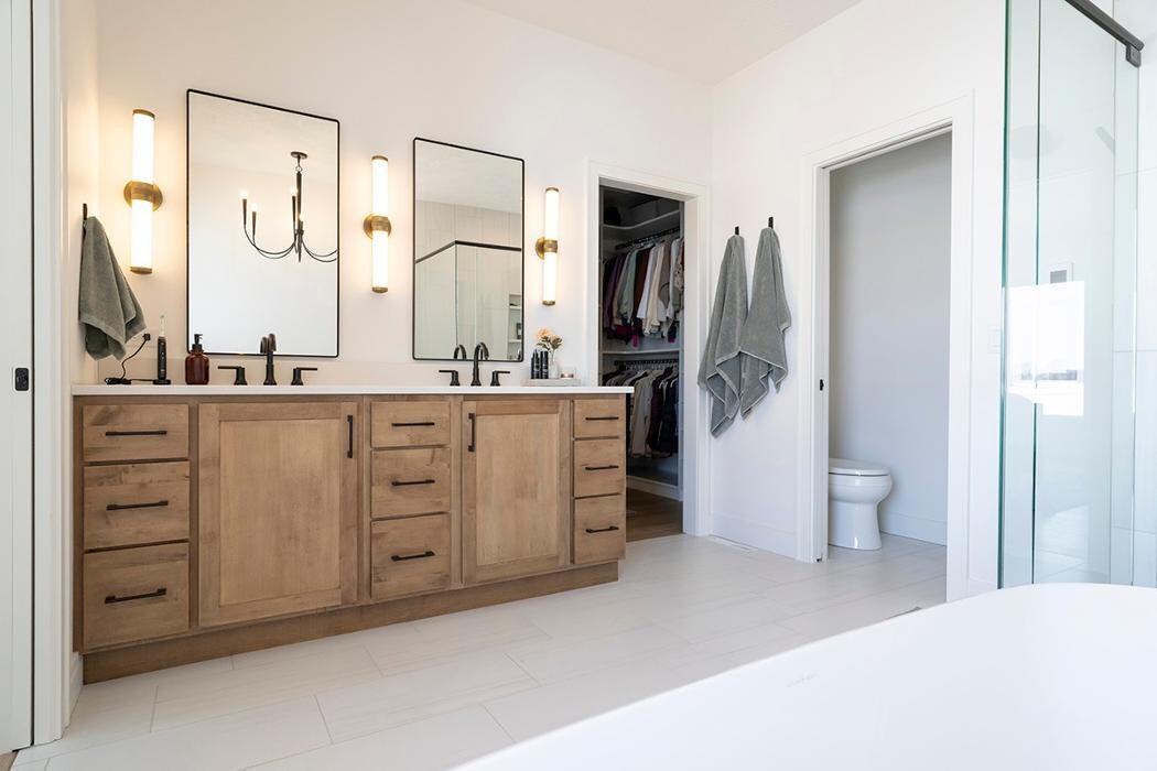 Images Eagle River Cabinets, Inc.