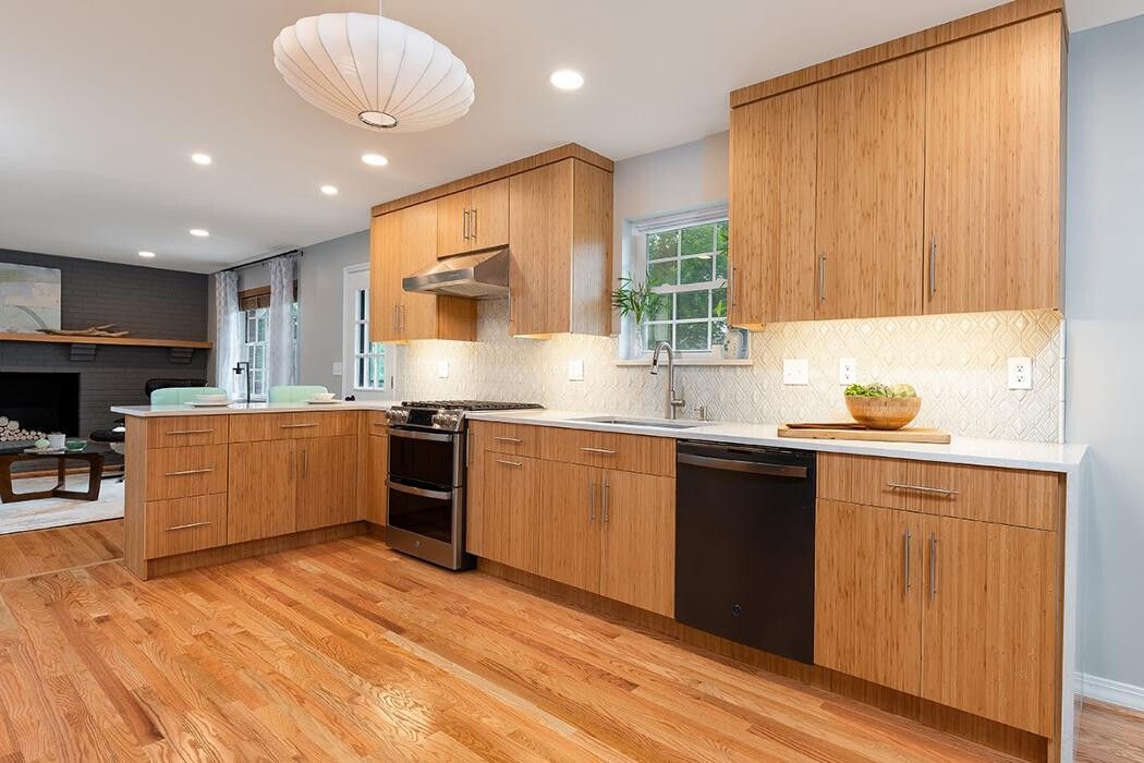 Images Eagle River Cabinets, Inc.