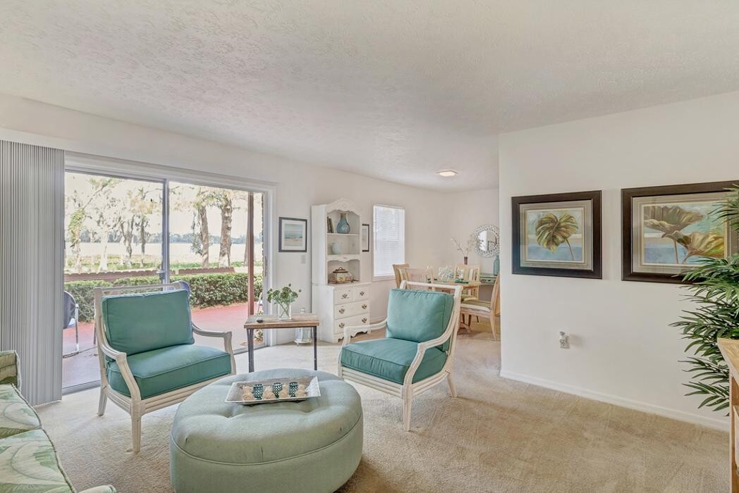 Images Lake Carlton Arms