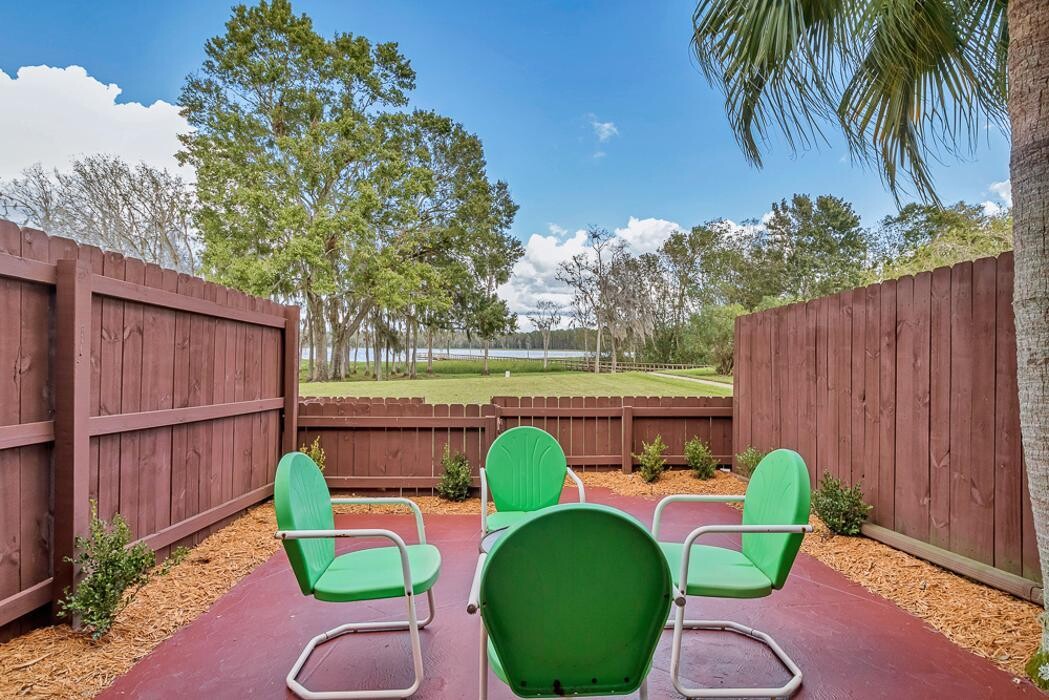 Images Lake Carlton Arms