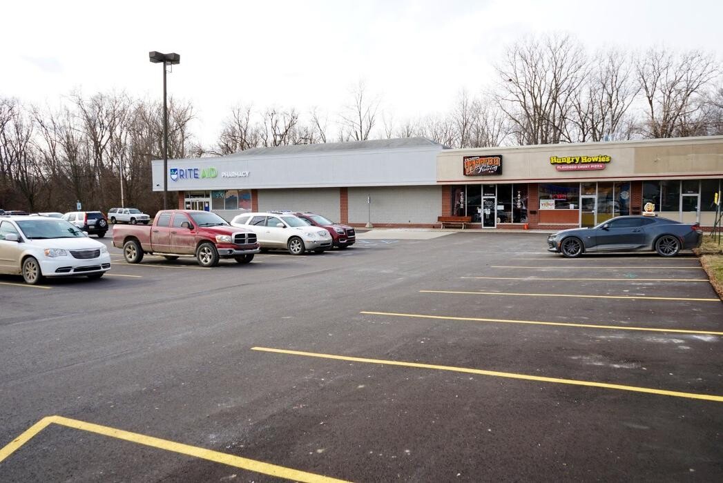 Images Hungry Howie's Pizza