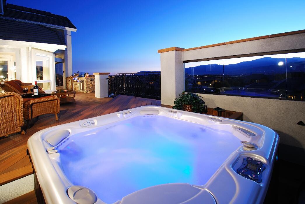 Images Mosaic Outdoor Living & Colorado Custom Decks
