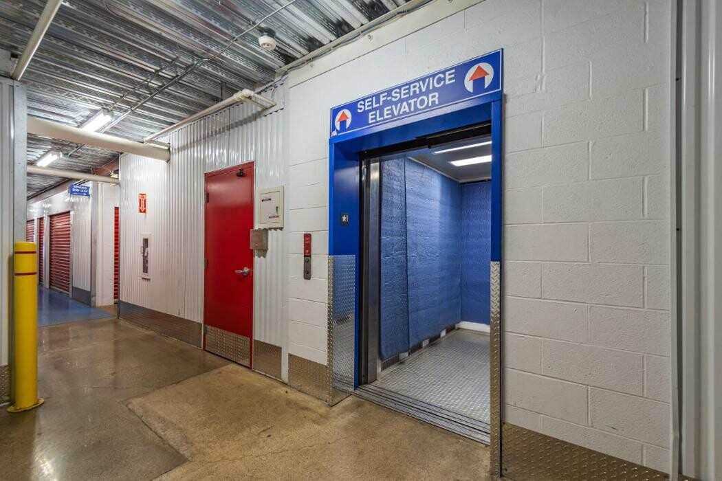 Images National Storage Centers - Redford