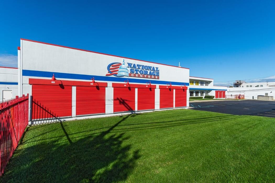 Images National Storage Centers - Redford