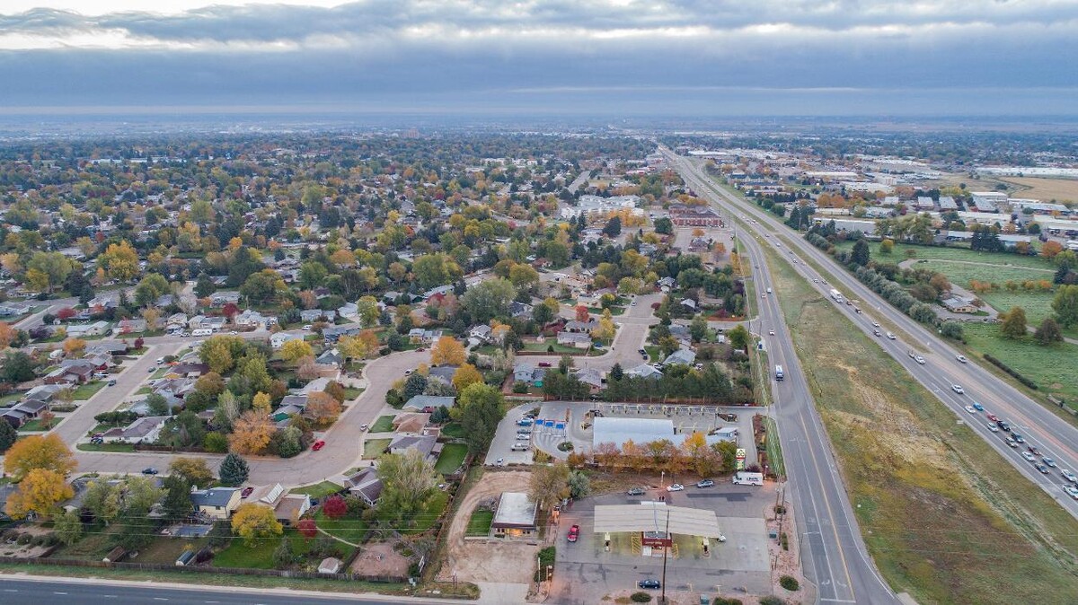Images Breeze Thru Car Wash - Greeley