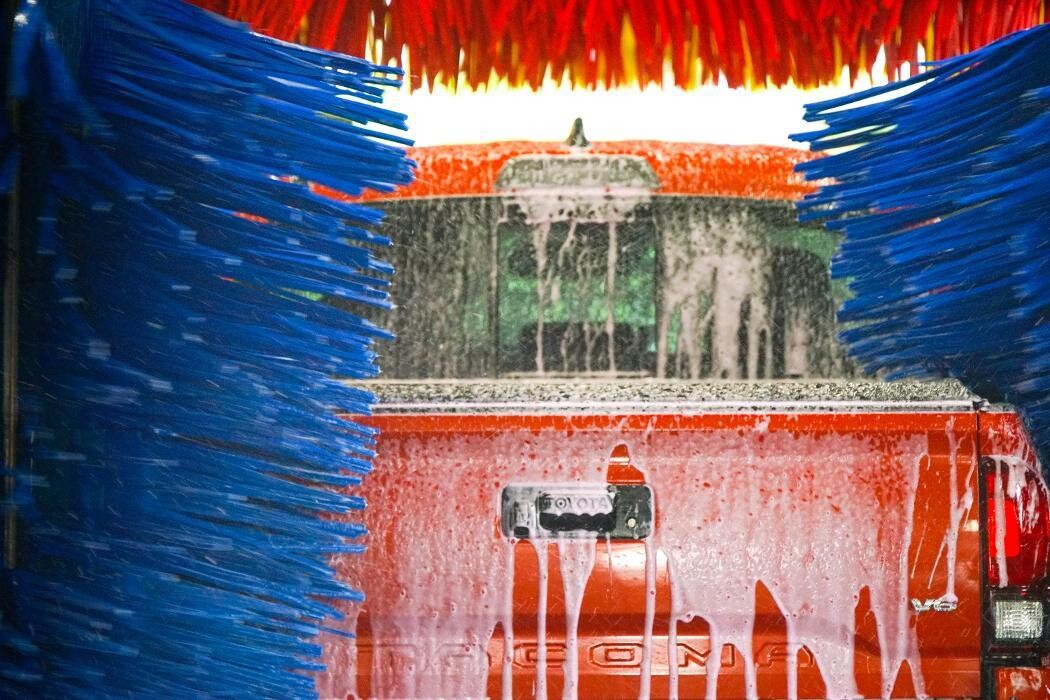 Images Breeze Thru Car Wash - Greeley