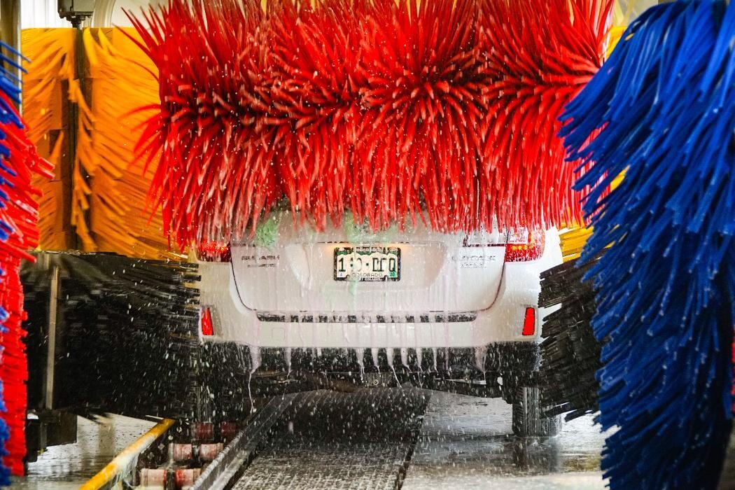 Images Breeze Thru Car Wash - Greeley