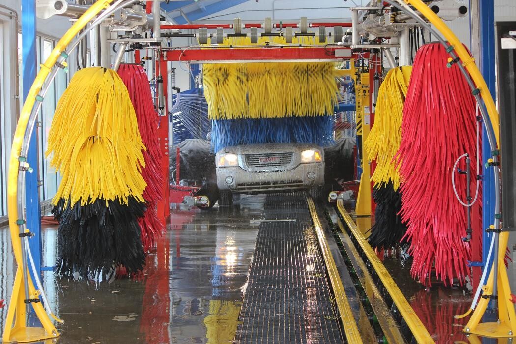 Images Breeze Thru Car Wash - Greeley