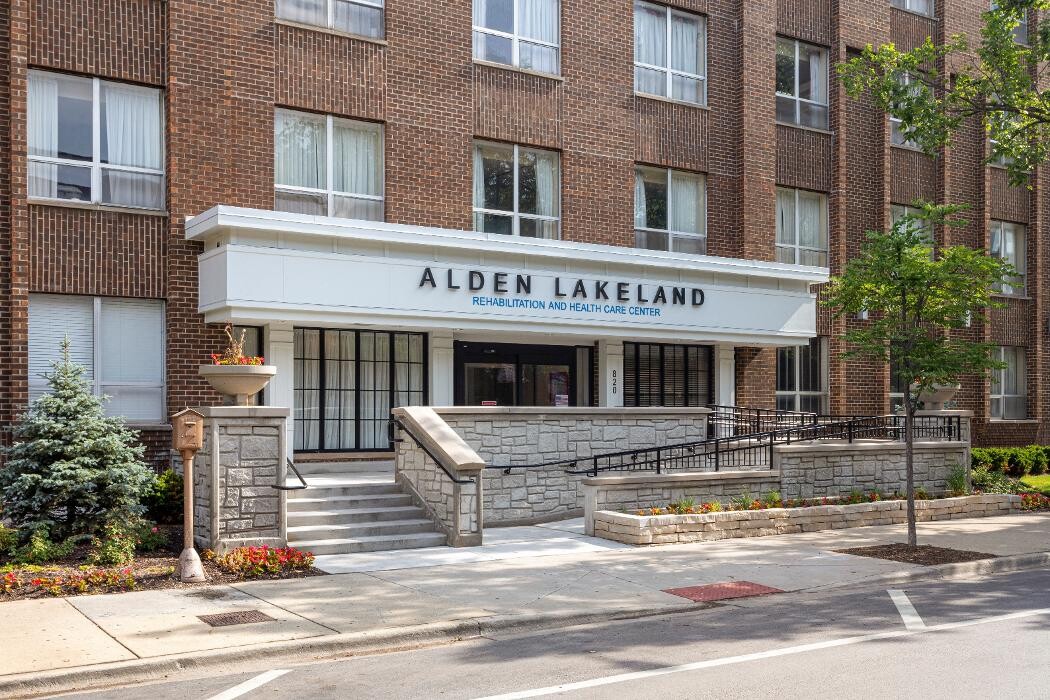 Images Alden Lakeland