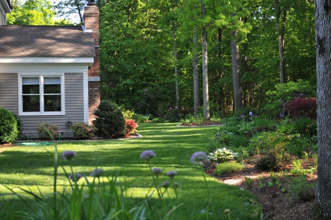 Images Ahronian Landscaping & Design
