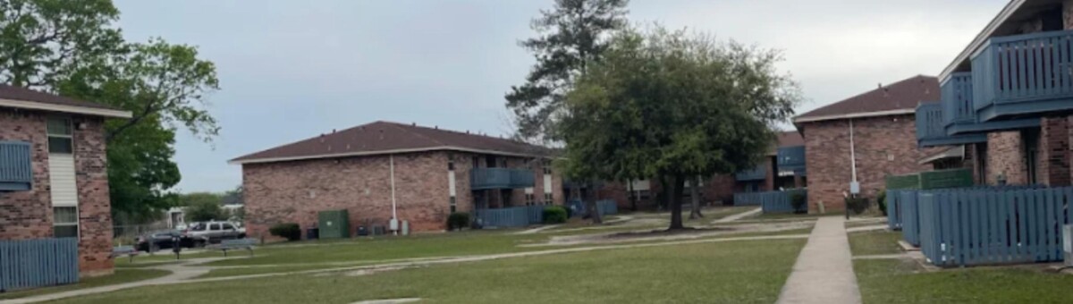 Images South of Dauphin Apartments