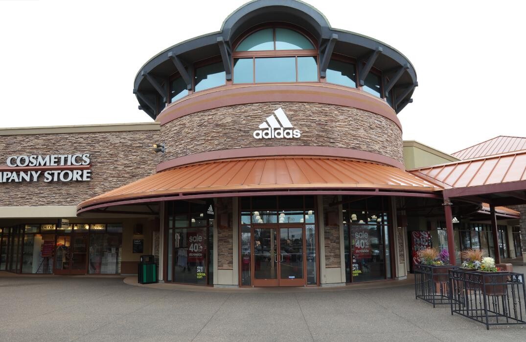 Images adidas Outlet Store Woodburn