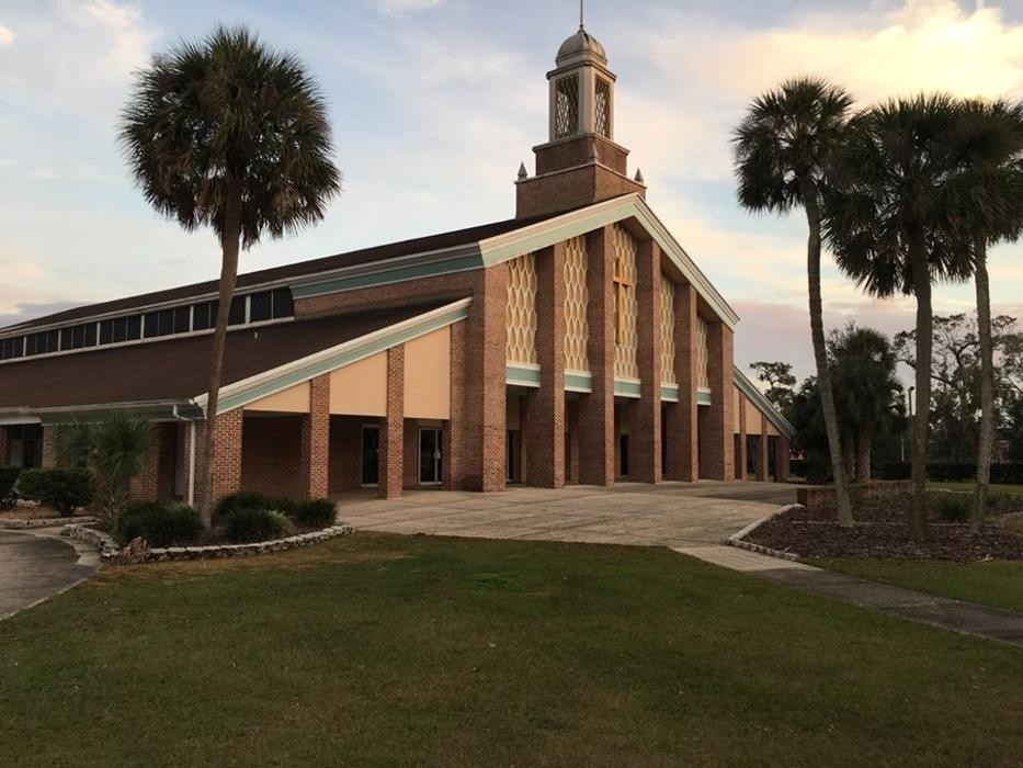 Images First Baptist Church of Deland