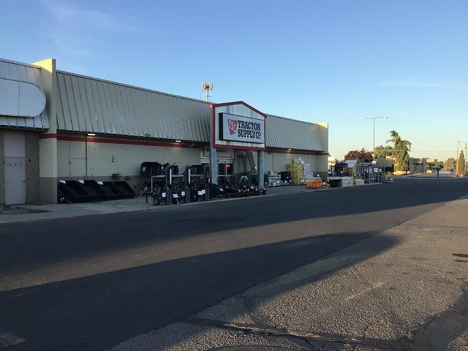Images Tractor Supply Co.