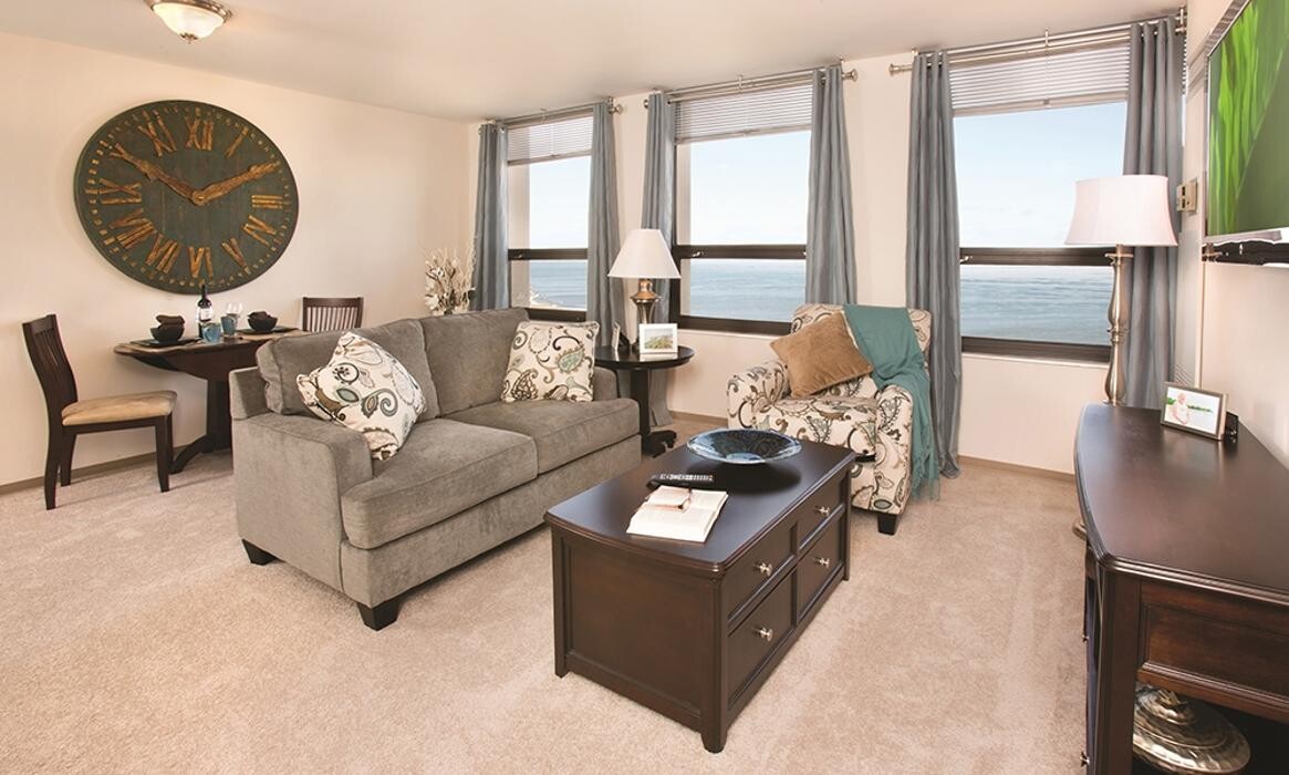 Images The Breakers at Edgewater Beach