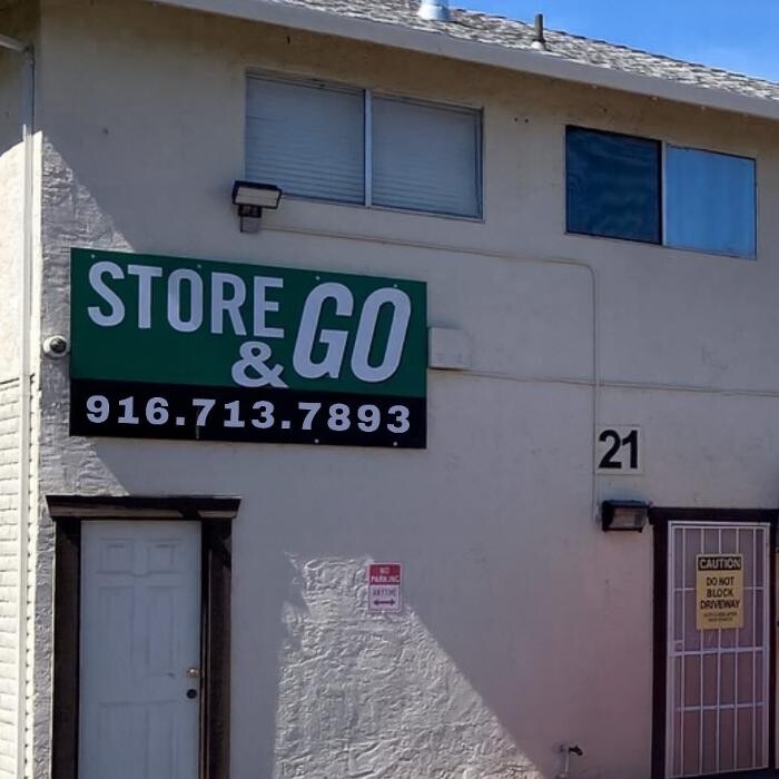 Store & Go Logo